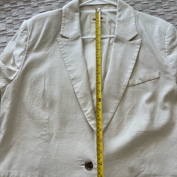 Cream Structured Blazer with Classic Lapel - Picture 8 of 9